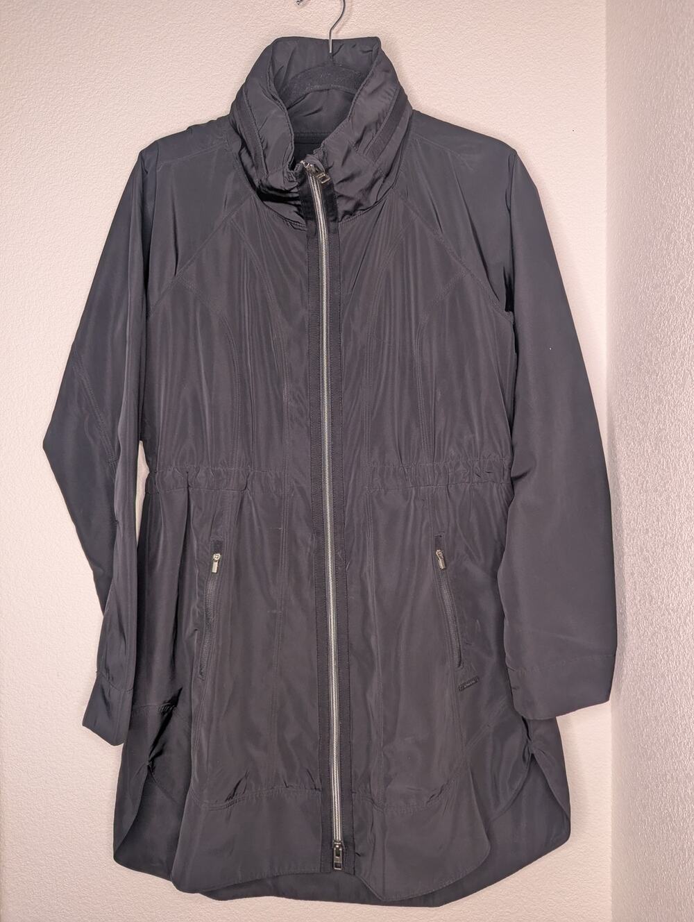 Athleta Women's Drip Drop Jacket XS Black Performance Rain Windproof Athleisure